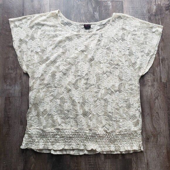 Torrid Ivory Lace Shirred Hem Blouse - Picture 1 of 3